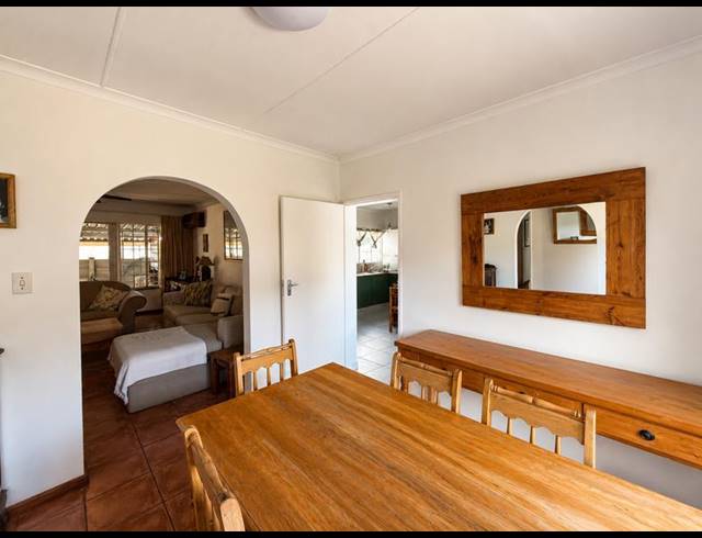 4 BEDROOM TOWNHOUSE FOR SALE IN SCOTTSVILLE